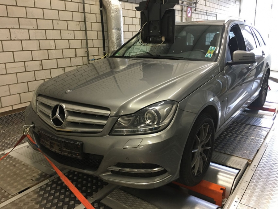 Ein C200 CDI auf dem Prüfstand