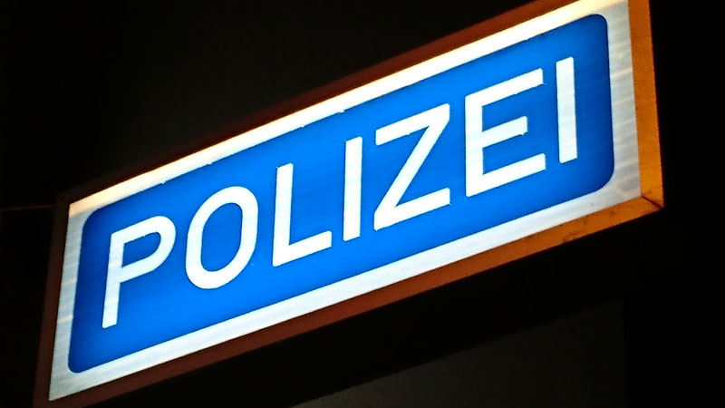 Polizeischild c STUTTGART EXPRESS